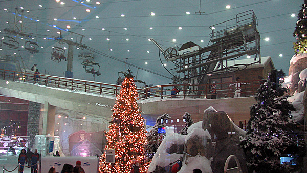 Mall of Emiratesin hiihtokeskus.